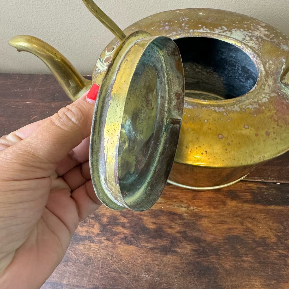 European Farmhouse Antique Brass‎ Teapot Tea Kettle with lid - Picture 6 of 9